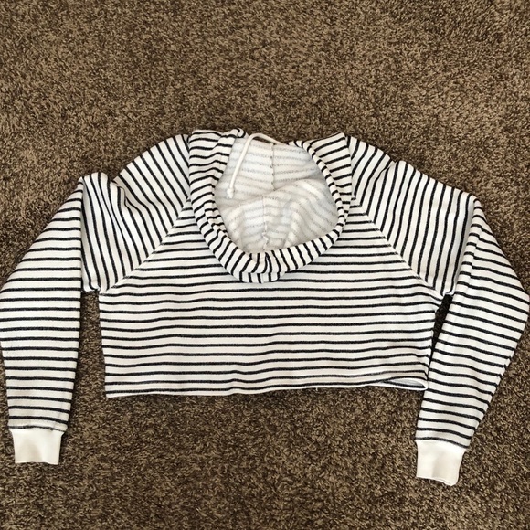 H&M Black & White Striped Cropped Hoodie - Picture 6 of 7
